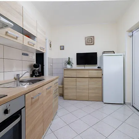Apartment Besonderes Nur 200 Meter Zum Sandstrand Mit Meerblick, Parkplatz, Klima *