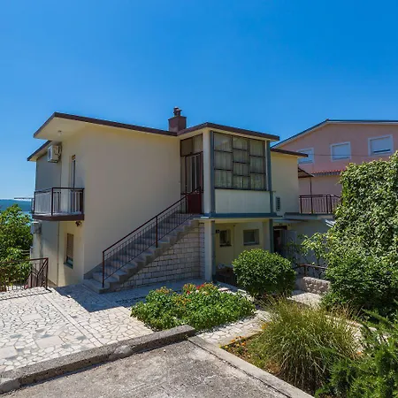 Besonderes Nur 200 Meter Zum Sandstrand Mit Meerblick, Parkplatz, Klima Crikvenica