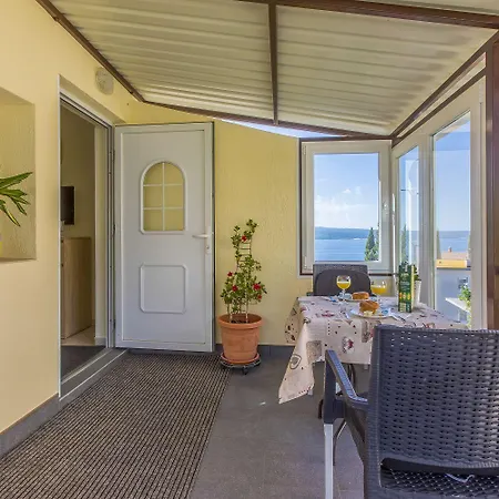 Besonderes Nur 200 Meter Zum Sandstrand Mit Meerblick, Parkplatz, Klima * Crikvenica