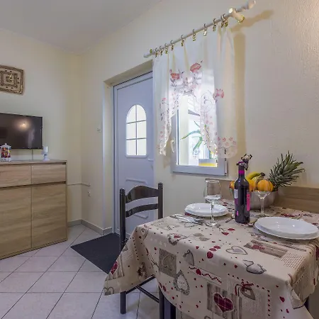 Besonderes Nur 200 Meter Zum Sandstrand Mit Meerblick, Parkplatz, Klima Apartment