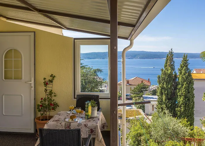Apartment Besonderes Nur 200 Meter Zum Sandstrand Mit Meerblick, Parkplatz, Klima Crikvenica