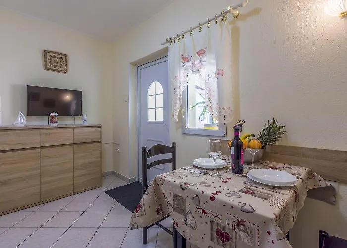 Besonderes Nur 200 Meter Zum Sandstrand Mit Meerblick, Parkplatz, Klima Apartment