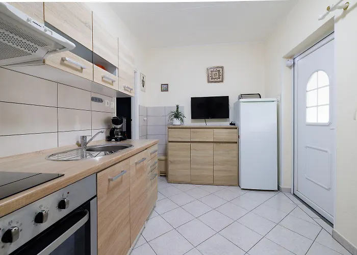 Apartment Besonderes Nur 200 Meter Zum Sandstrand Mit Meerblick, Parkplatz, Klima *