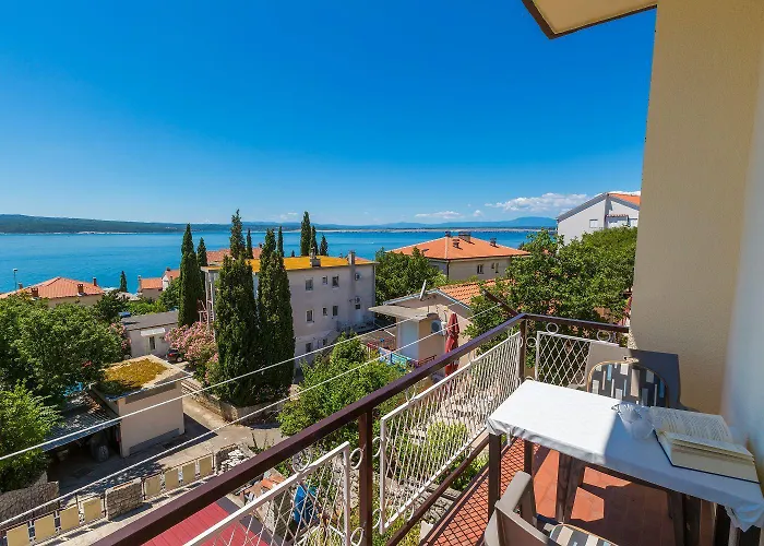 Apartment Besonderes Nur 200 Meter Zum Sandstrand Mit Meerblick, Parkplatz, Klima Crikvenica