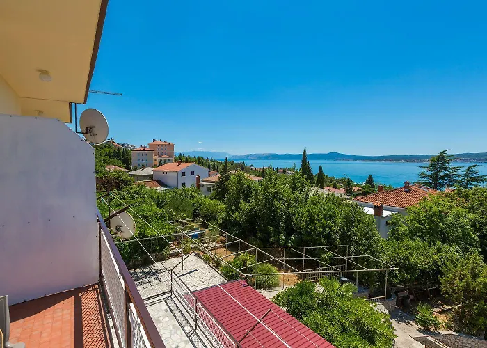 Besonderes Nur 200 Meter Zum Sandstrand Mit Meerblick, Parkplatz, Klima Crikvenica